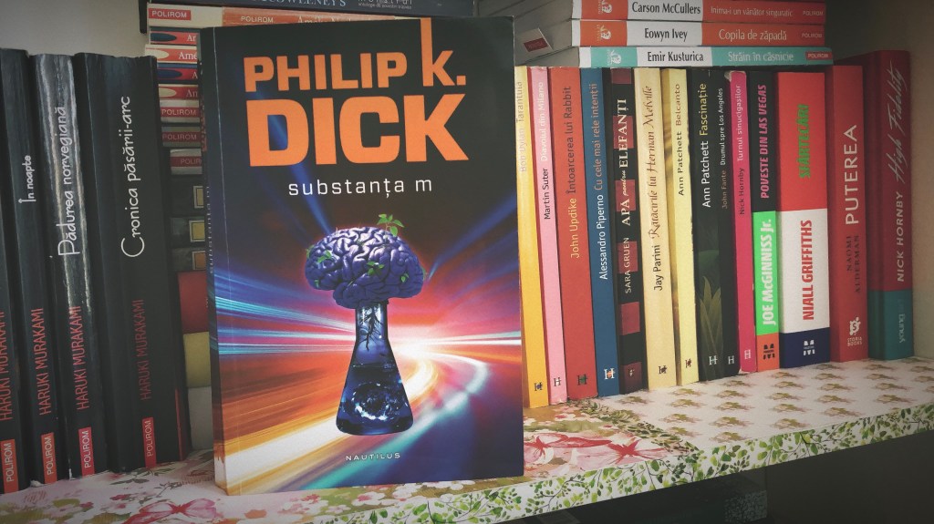 (Substanța M) un pion pe o mare tablă de&nbsp;șah