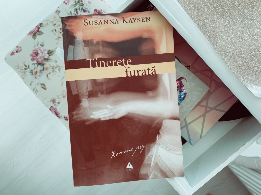 Tinerețe furată, recenzie