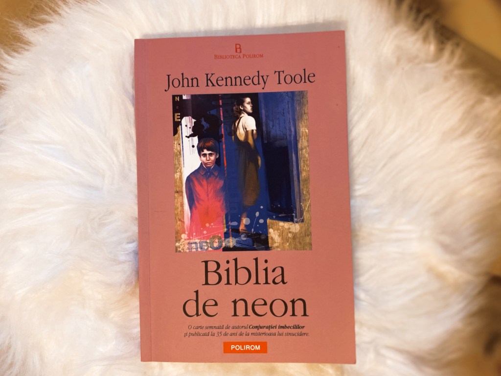 Biblia de neon, recenzie&nbsp;literară